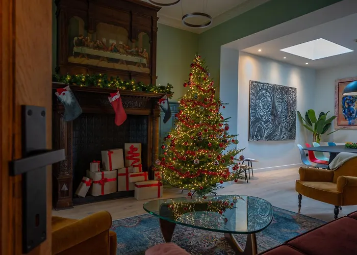 Villa Cezar - Big House At The Center Of Bruges - Free Parking